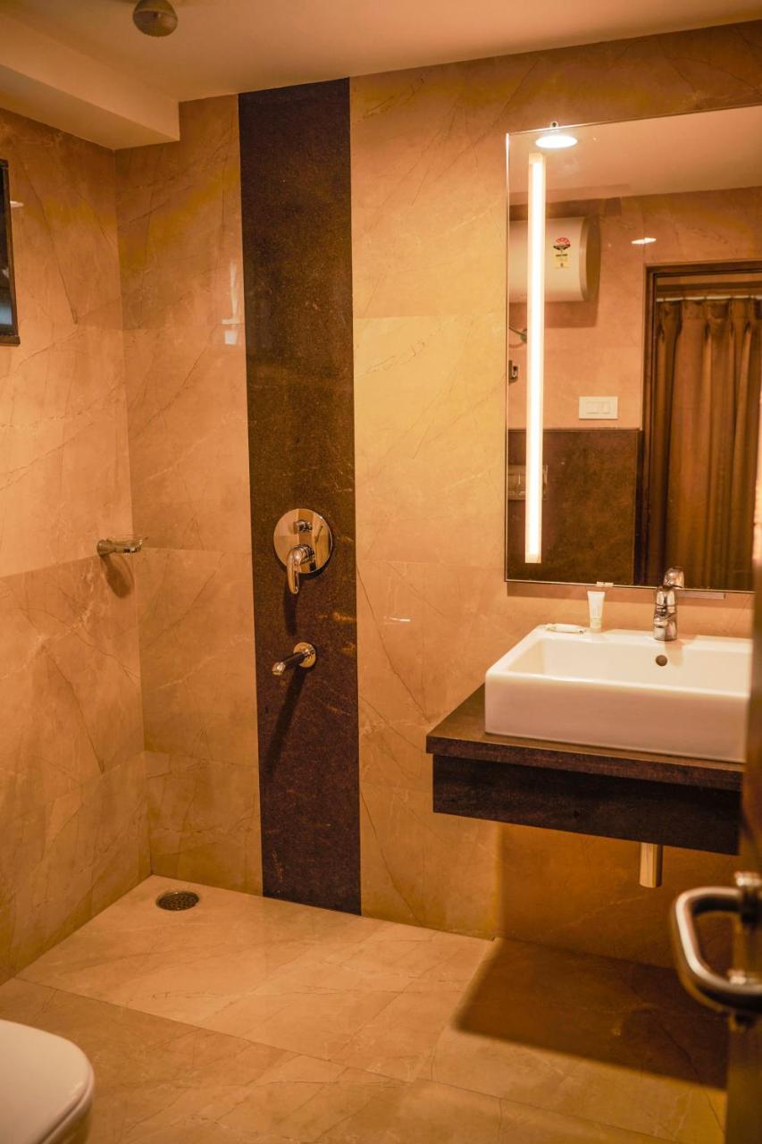 The Atithi Niwas Indore Exterior foto