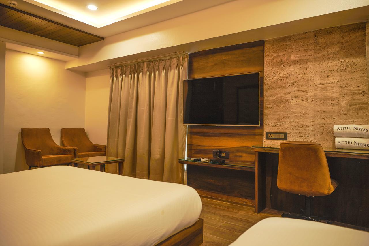 The Atithi Niwas Indore Exterior foto