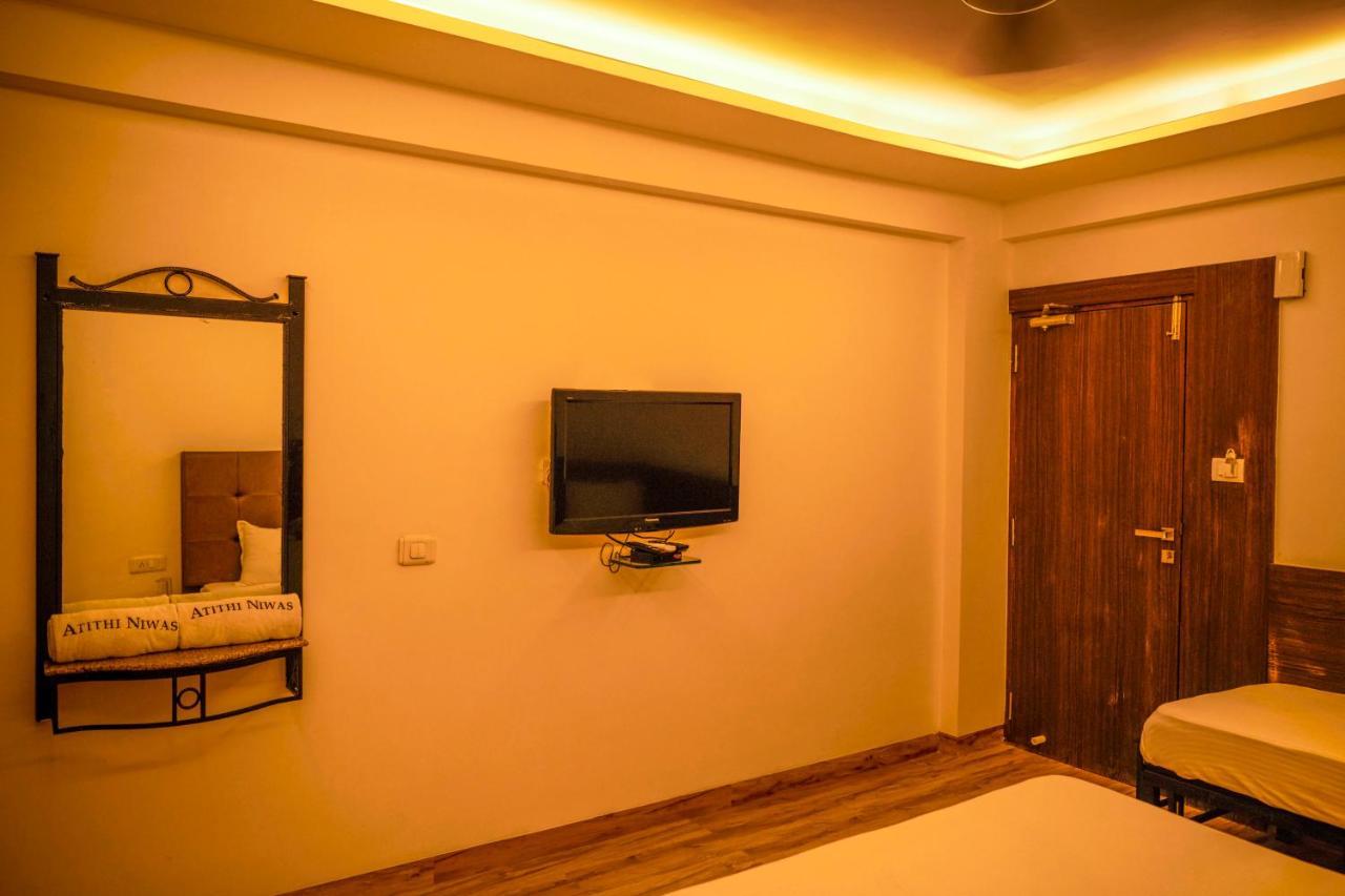 The Atithi Niwas Indore Exterior foto
